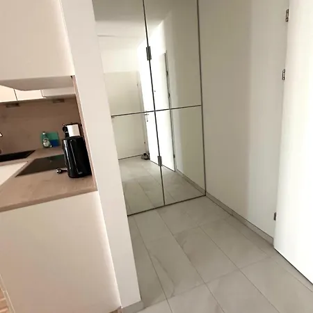 Coho City Apartments Mit Hauseigener Tiefgarage Vienna Exterior photo