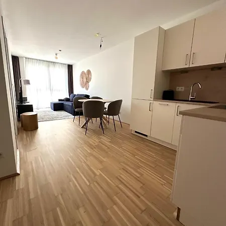 Coho City Apartments Mit Hauseigener Tiefgarage Vienna Exterior photo