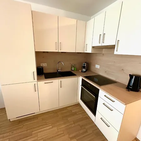Coho City Apartments Mit Hauseigener Tiefgarage Vienna Exterior photo