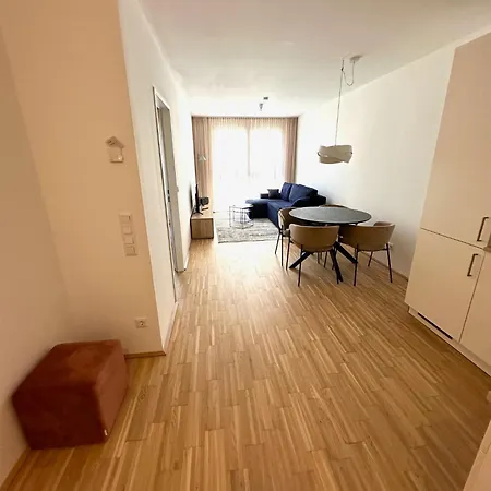 Coho City Apartments Mit Hauseigener Tiefgarage Vienna Exterior photo