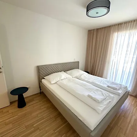 Coho City Apartments Mit Hauseigener Tiefgarage Vienna Exterior photo