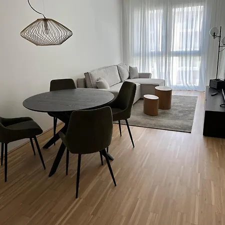 Coho City Apartments Mit Hauseigener Tiefgarage Vienna Exterior photo