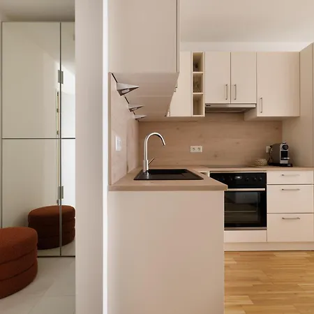 Coho City Apartments Mit Hauseigener Tiefgarage Vienna Exterior photo