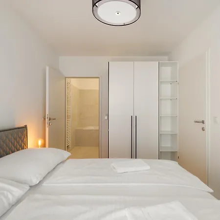 Coho City Apartments Mit Hauseigener Tiefgarage Vienna Exterior photo
