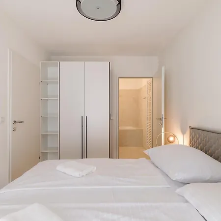 Coho City Apartments Mit Hauseigener Tiefgarage Vienna Exterior photo
