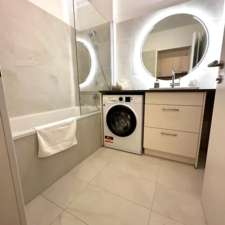 Coho City Apartments Mit Hauseigener Tiefgarage Vienna Exterior photo