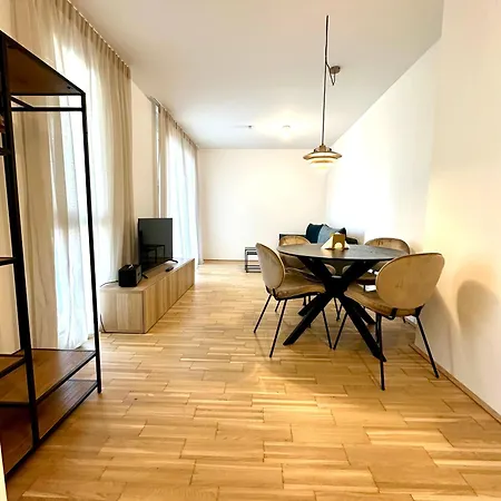 Coho City Apartments Mit Hauseigener Tiefgarage Vienna Exterior photo