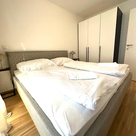 Coho City Apartments Mit Hauseigener Tiefgarage Vienna Exterior photo