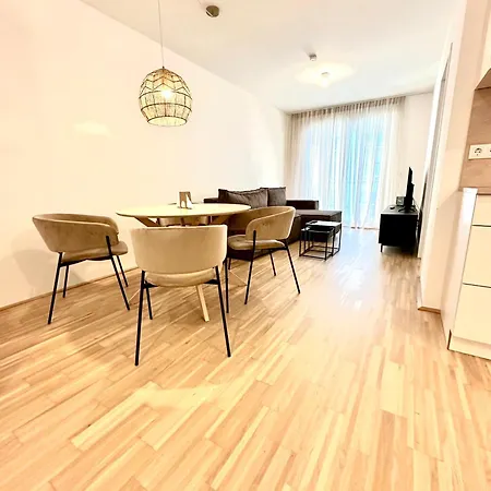 Coho City Apartments Mit Hauseigener Tiefgarage Vienna Exterior photo