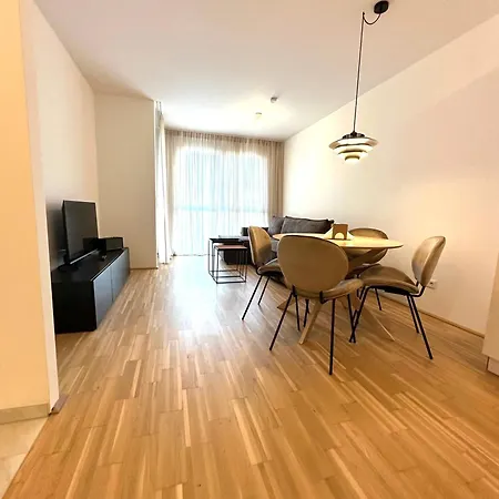 Coho City Apartments Mit Hauseigener Tiefgarage Vienna Exterior photo