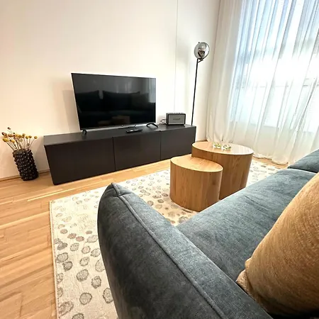 Coho City Apartments Mit Hauseigener Tiefgarage Vienna Exterior photo