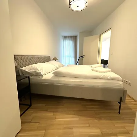 Coho City Apartments Mit Hauseigener Tiefgarage Vienna Exterior photo