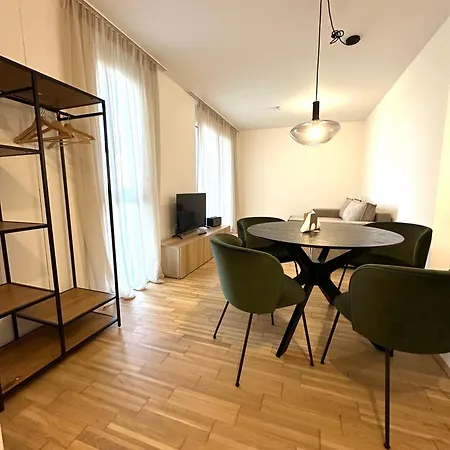 Coho City Apartments Mit Hauseigener Tiefgarage Vienna Exterior photo