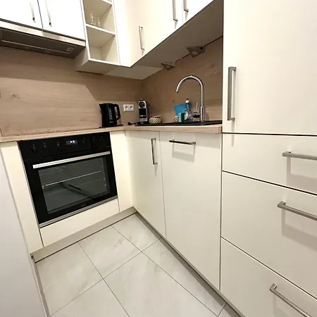Coho City Apartments Mit Hauseigener Tiefgarage Vienna Exterior photo