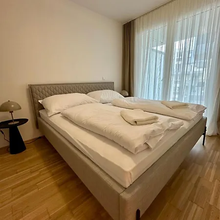 Coho City Apartments Mit Hauseigener Tiefgarage Vienna Exterior photo