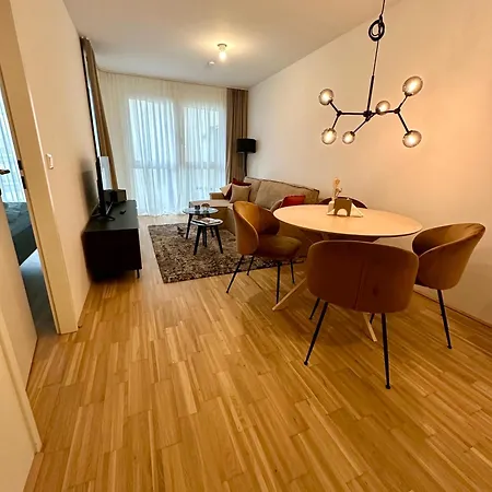 Coho City Apartments Mit Hauseigener Tiefgarage Vienna Exterior photo