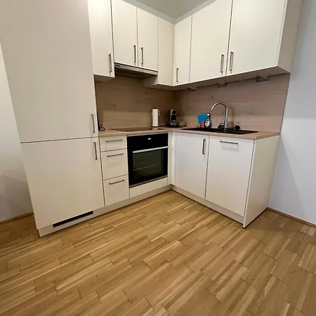 Coho City Apartments Mit Hauseigener Tiefgarage Vienna Exterior photo