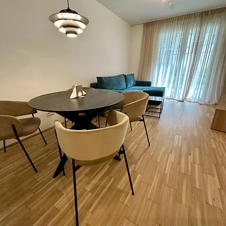 Coho City Apartments Mit Hauseigener Tiefgarage Vienna Exterior photo