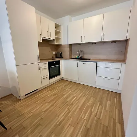 Coho City Apartments Mit Hauseigener Tiefgarage Vienna Exterior photo