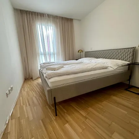 Coho City Apartments Mit Hauseigener Tiefgarage Vienna Exterior photo